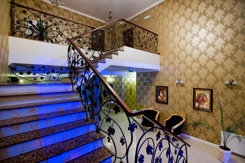 Hotel Millenium Góra Motyczna Exterior foto