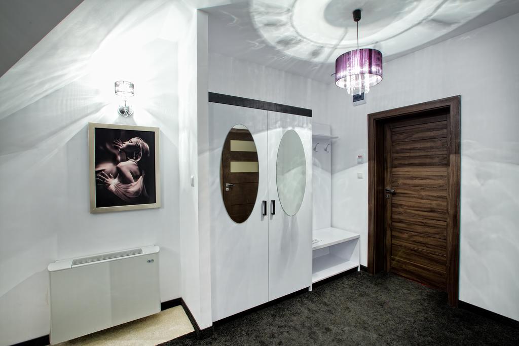 Hotel Millenium Góra Motyczna Zimmer foto